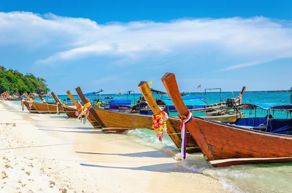 Traditionele Thaise Longtail boten — Stockfoto