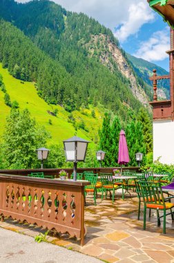 Teraslı küçük Alp Restoran
