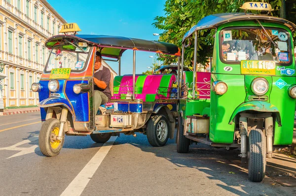 Colorfull taxi - Bangkok turisztikai látványosságok — Stock Fotó