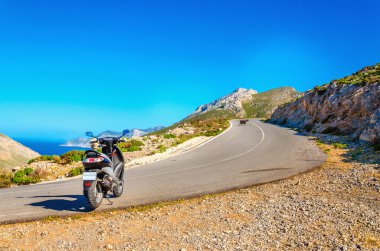 Boş motorla yol açmak
