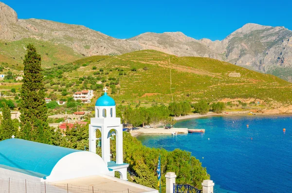 Blå kupol av grekiska kyrkan på öarna, Grekland — Stockfoto