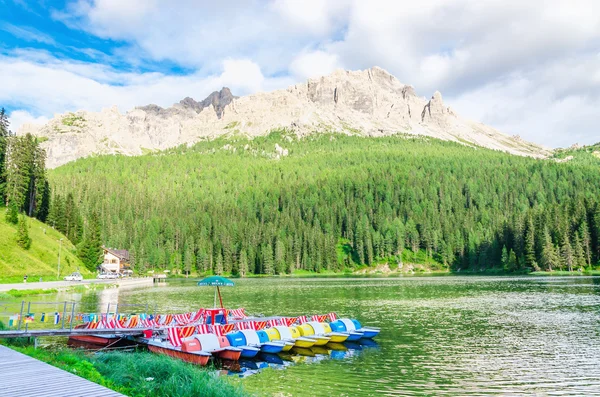 Lago Misurina en Dolomitas, Tirol del Sur, Italia — Foto de Stock