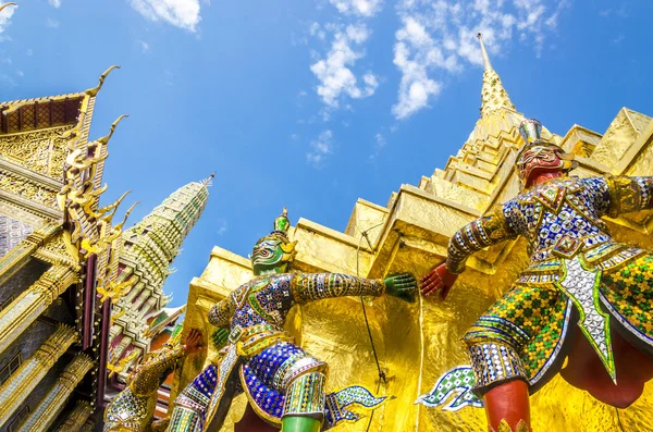 Krigare på Emerald Buddha-templet, Thailand — Stockfoto