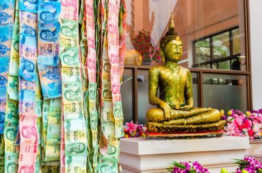 Piyango para Bangkok tapınaklar tarafından sokakta