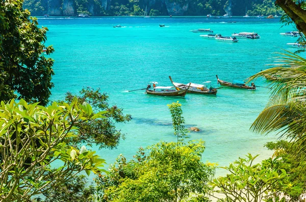 Hagyományos thai longtail hajók Thaiföldön — Stock Fotó