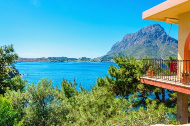 Nefes kesen manzarası deniz ve uzak Island, Yunanistan