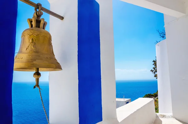 Golden bell - Görögország jellegzetes kék-fehér-templom — Stock Fotó