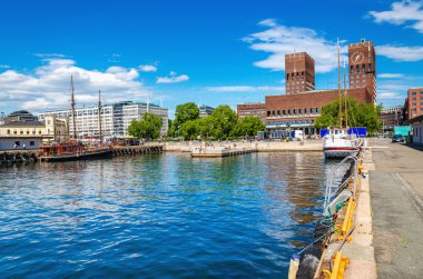 Oslo liman ve Belediye Binası, fiyort Norveç