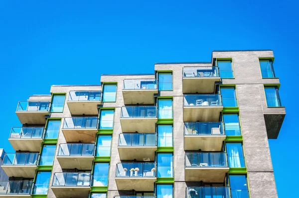 Edifício moderno no bairro moderno de Oslo, Noruega — Fotografia de Stock