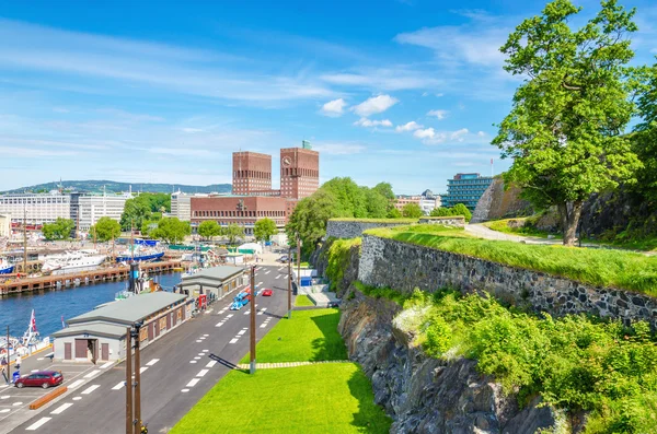 Câmara Municipal de Oslo a partir do Castelo de Akershus, Noruega — Fotografia de Stock