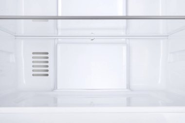 Beyaz Arka Plan Üzerinde İzole Yeni Buzdolabı. Modern Mutfak ve Ev Aletleri