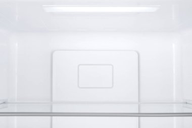 Beyaz Arka Plan Üzerinde İzole Yeni Buzdolabı. Modern Mutfak ve Ev Aletleri