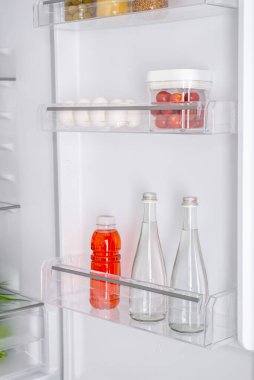 buzdolabı taze meyve ve sebze, sağlıklı gıda arka plan, organik beslenme, sağlık, diyet kavramı tam açık