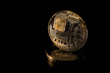 Sanal para birimi kavramı. Siyah arkaplan üzerindeki kripto para birimi kavramları.