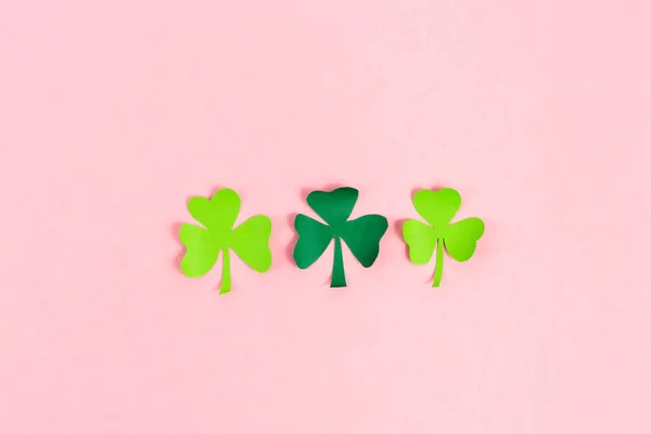 Patrick Day Celebration Three Shamrocks Pink Background Copy Space — Stock Photo, Image