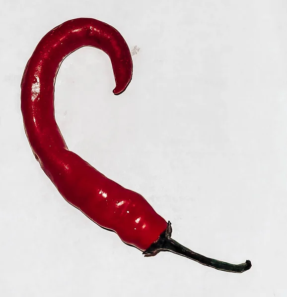 Yarım kalp şeklinde acı biber.