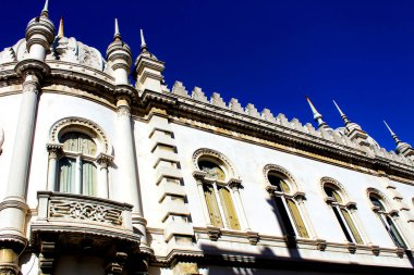 Lizbon şehrinde renkli ve görkemli Embaixada cephesi