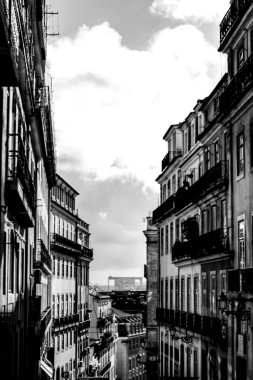 Lizbon, Portekiz 'in eski renkli evleri ve sokakları