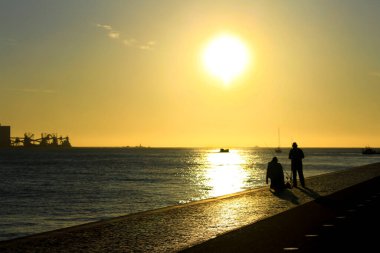 Tagus Nehri Lizbon, Portekiz 'de gün batımında
