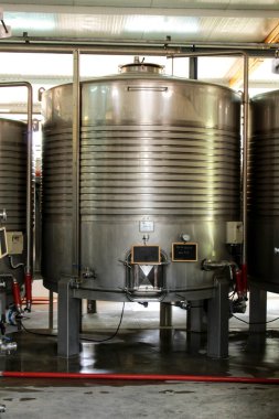 Portekiz, Azeitao 'da fermantasyon ve şarap üretimi için metal yatakları