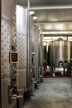 Portekiz, Azeitao 'da fermantasyon ve şarap üretimi için metal yatakları