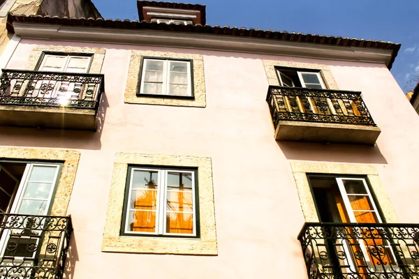 Antiguas Fachadas Coloridas Azulejos Con Farola Vintage Las Calles Lisboa —  Fotos de Stock