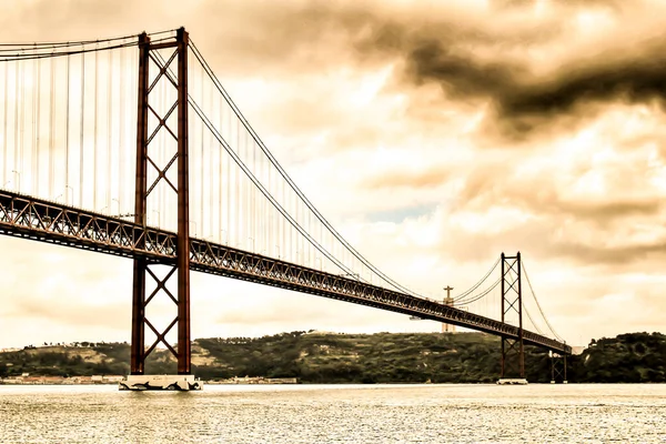 Banken Van Taag Lissabon Het Voorjaar Een Bewolkte Dag Prachtige — Stockfoto