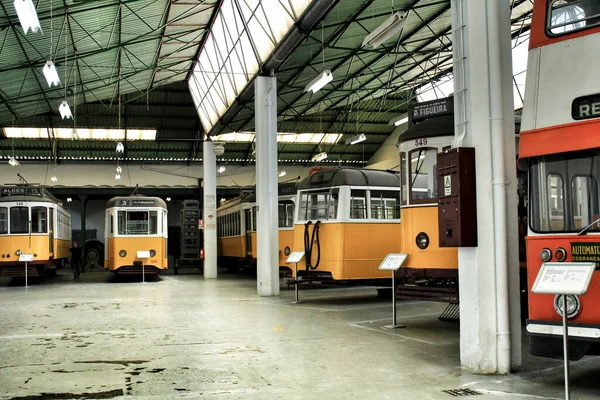 Lissabon Portugal Juni 2018 Alte Und Bunte Oldtimer Straßenbahnen Einem — Stockfoto