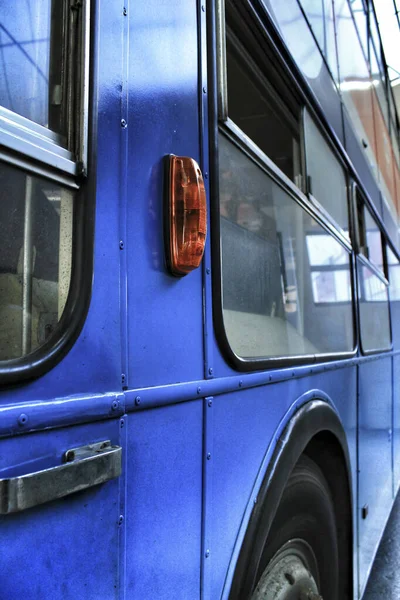 Lissabon Portugal Juni 2018 Oud Blauw Kleurrijke Passagiersbus Een Tentoonstelling — Stockfoto