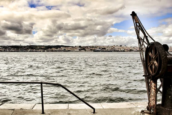 Panorámica Ciudad Lisboa Río Tajo Desde Los Muelles Almada Día — Foto de Stock