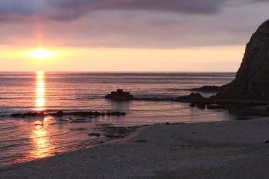 Gündoğumu Cabo de Gata sahilinde, Almeria, Güney İspanya