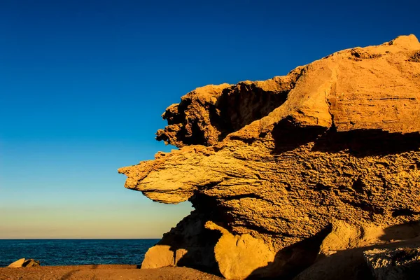 Rotsformaties Het Strand Bij Zonsondergang Cabo Gata Almeria Spanje — Stockfoto