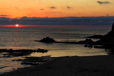Gündoğumu Cabo de Gata sahilinde, Almeria, Güney İspanya
