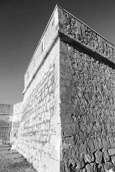 西班牙阿尔梅利亚加塔角阳光下的堡垒墙 — 图库照片