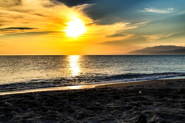Ηλιοβασίλεμα Στην Παραλία Στο Cabo Gata Αλμερία Ισπανία — Φωτογραφία Αρχείου