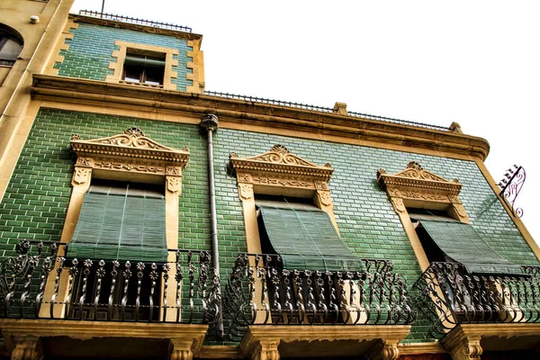 Antiguas Fachadas Azulejos Coloridos Majestuosos Con Farola Vintage Elche Alicante —  Fotos de Stock