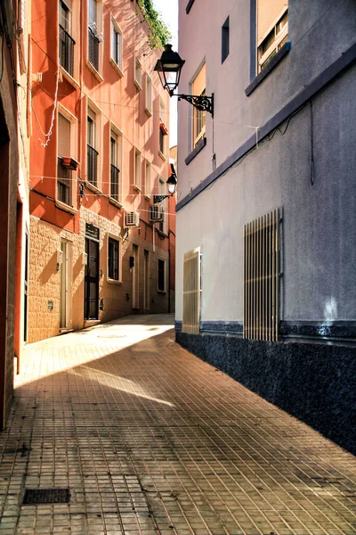 Ruas Estreitas Coloridas Fachadas Majestosas Janelas Varandas Cidade Elche Alicante — Fotografia de Stock