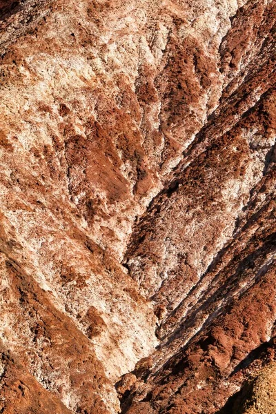 Prachtige Kleurrijke Minerale Strepen Sedimenten Een Oude Verlaten Steengroeve — Stockfoto