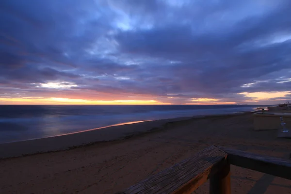 Gyönyörű Sunrise Strandon Rózsaszín Narancssárga Színek Arenales Del Sol Alicante — Stock Fotó