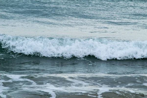 Mare Mosso Sotto Cielo Nuvoloso Inverno Nella Spiaggia Marina Alicante — Foto Stock