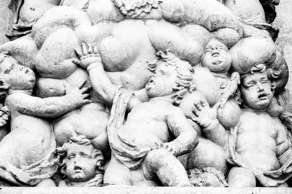 Elche Alicante Espanha Maio 2021 Belos Anjos Pedra Esculpidos Fachada — Fotografia de Stock