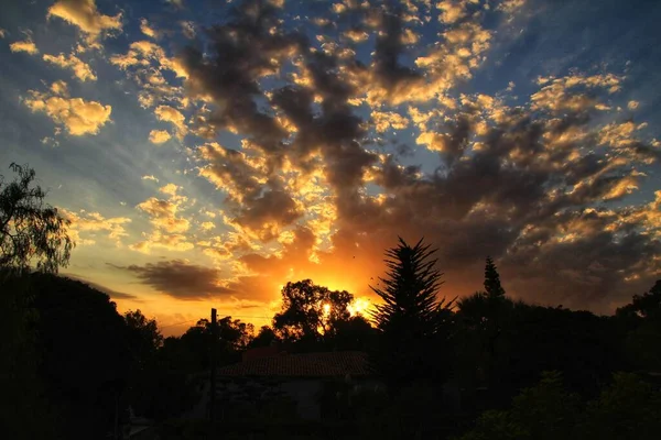 Σύννεφα Και Υπέροχος Ουρανός Στο Sunset Στο Αλικάντε Την Άνοιξη — Φωτογραφία Αρχείου