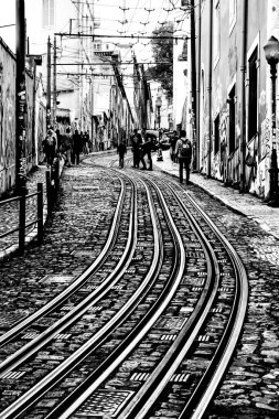 Gloria asansörü baharda Lizbon 'da.