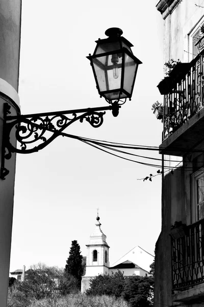 Gamla Färgglada Och Vackra Fasader Med Vintage Gatubelysning Lissabons Gator — Stockfoto