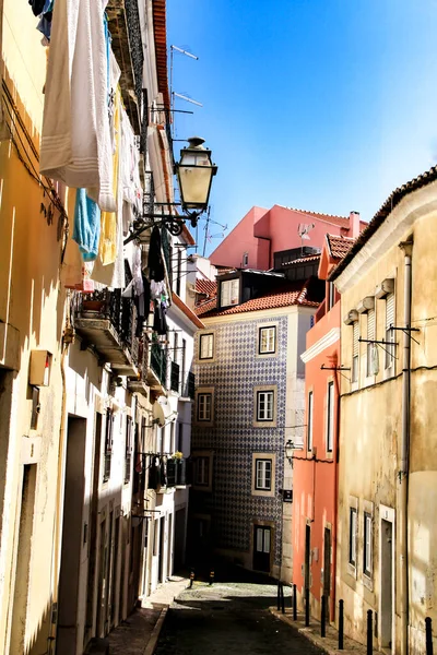Vieilles Maisons Colorées Rues Étroites Lisbonne Portugal Printemps — Photo