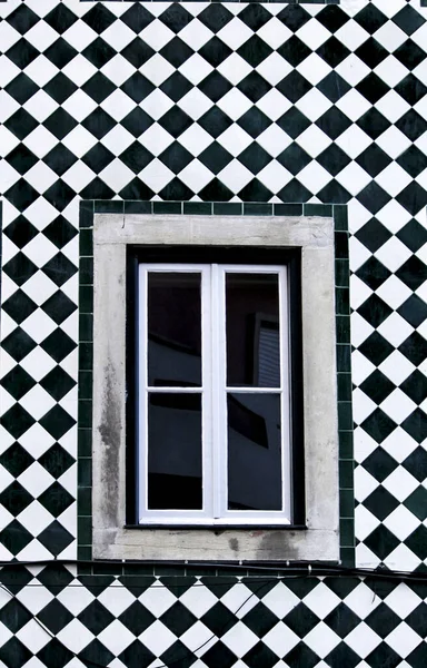 Vieille Façade Typique Colorée Lumineuse Lisbonne Avec Belle Fenêtre Bois — Photo