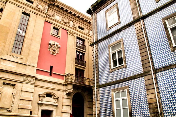 Старые Красочные Старинные Дома Красивые Улицы Опорто Португалия Весной — стоковое фото