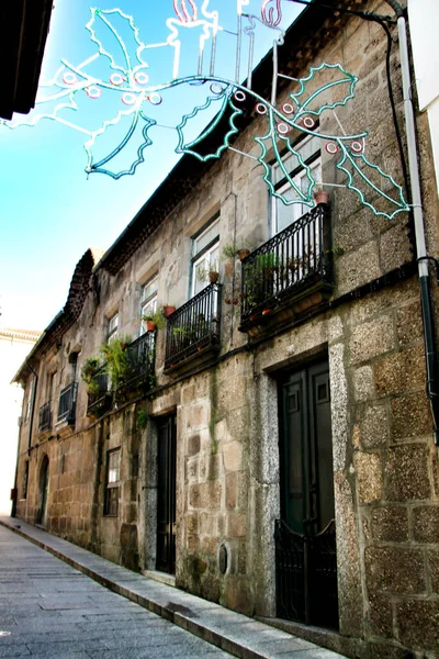 Hermosas Calles Antiguas Fachadas Piedra Del Pueblo Medieval Portugués Guimaraes — Foto de Stock