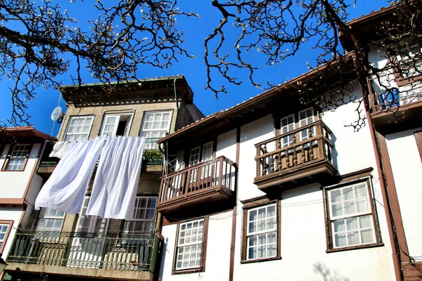 Ruas Bonitas Velhas Fachadas Pedra Vila Medieval Portuguesa Guimarães Natal — Fotografia de Stock