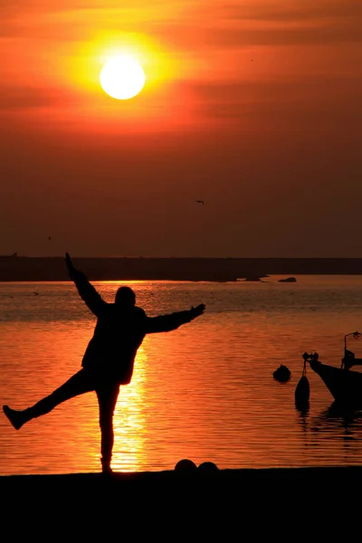 Young Woman Silhouette Having Fun Sunset Banks Douro River Oporto — Stock Photo, Image